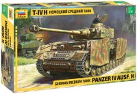 Photos - Model Building Kit Zvezda Panzer IV Ausf.H (1:35) 