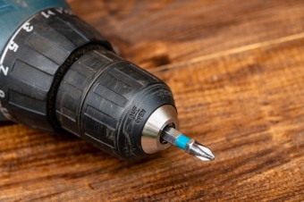 Sparks, smoke, crunch and burning smell: what can break in a drill or screwdriver