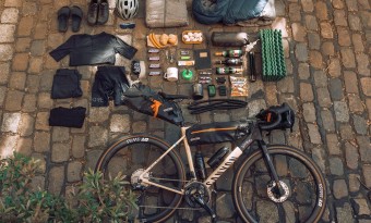 What to give a cyclist as a gift: useful accessories for a bicycle