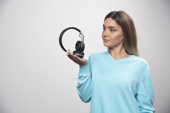 What is the difference between expensive headphones and cheap ones?