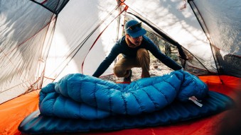 How to store a sleeping bag and maintain it?