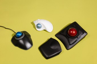 Alternatives to classic mice: trackball, trackpad, vertical mouse