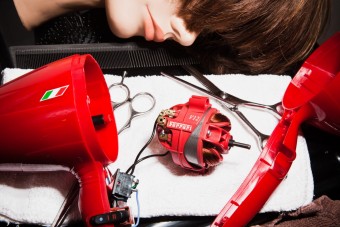 What kind of motors are there in hair dryers and what are their differences?
